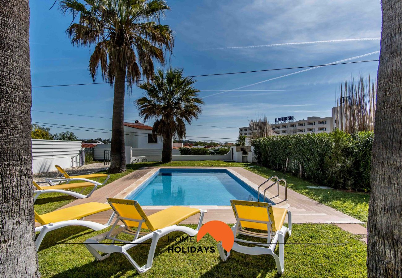 Casa em Albufeira - #116 Telhas Verdes House w/ Pool by Home Holidays