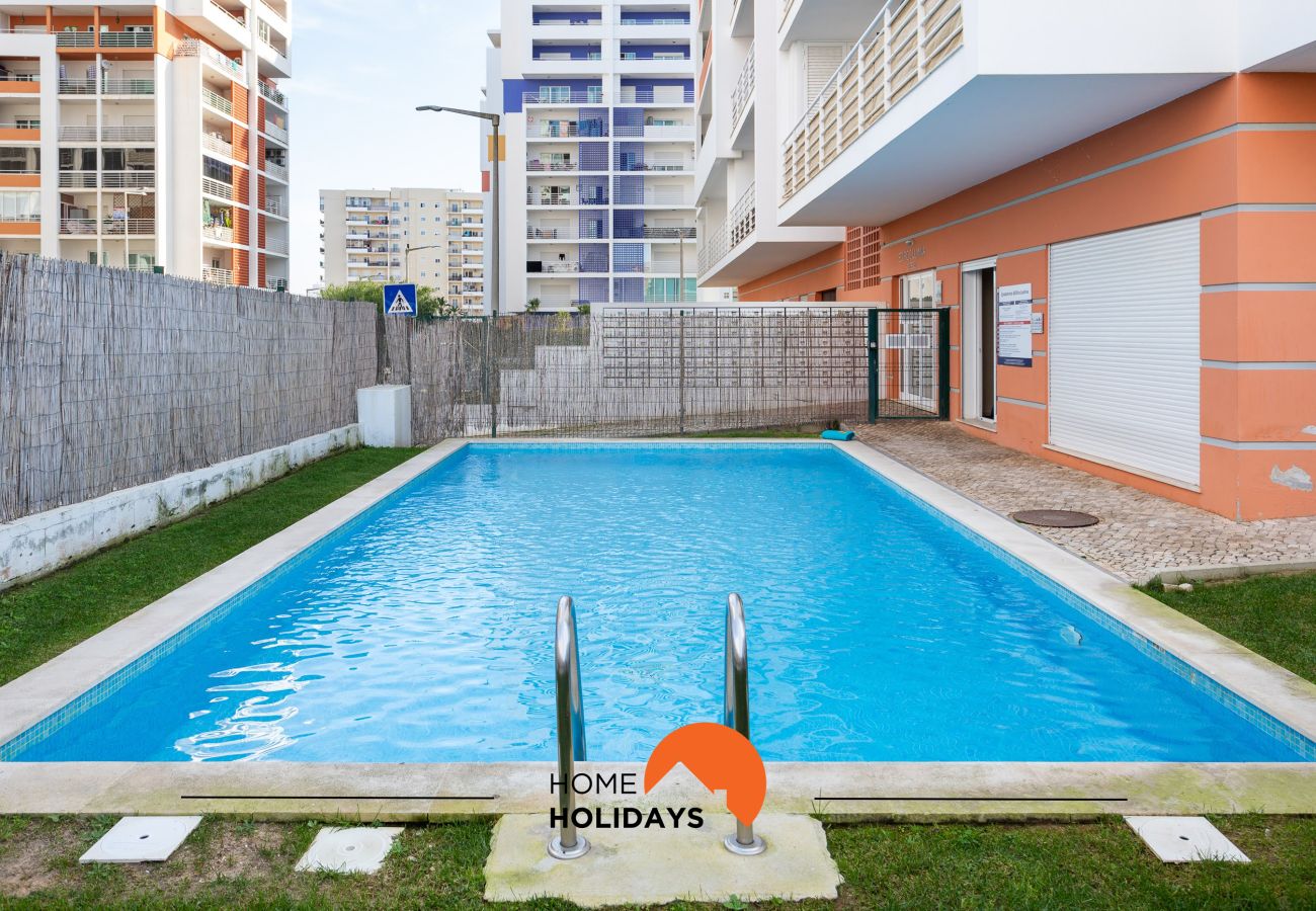 Apartamento em Portimão - #209 Studio w/ AC, Balcony, Pool, Private Park