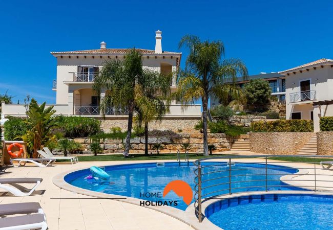 House in Albufeira - #142 Spacious w/ Garden, Pool and Private Park